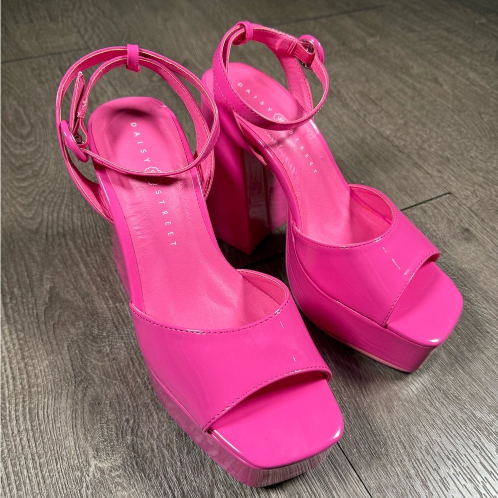 Hot Pink Block Heel Patent Leather Platforms - Picture 2 of 5